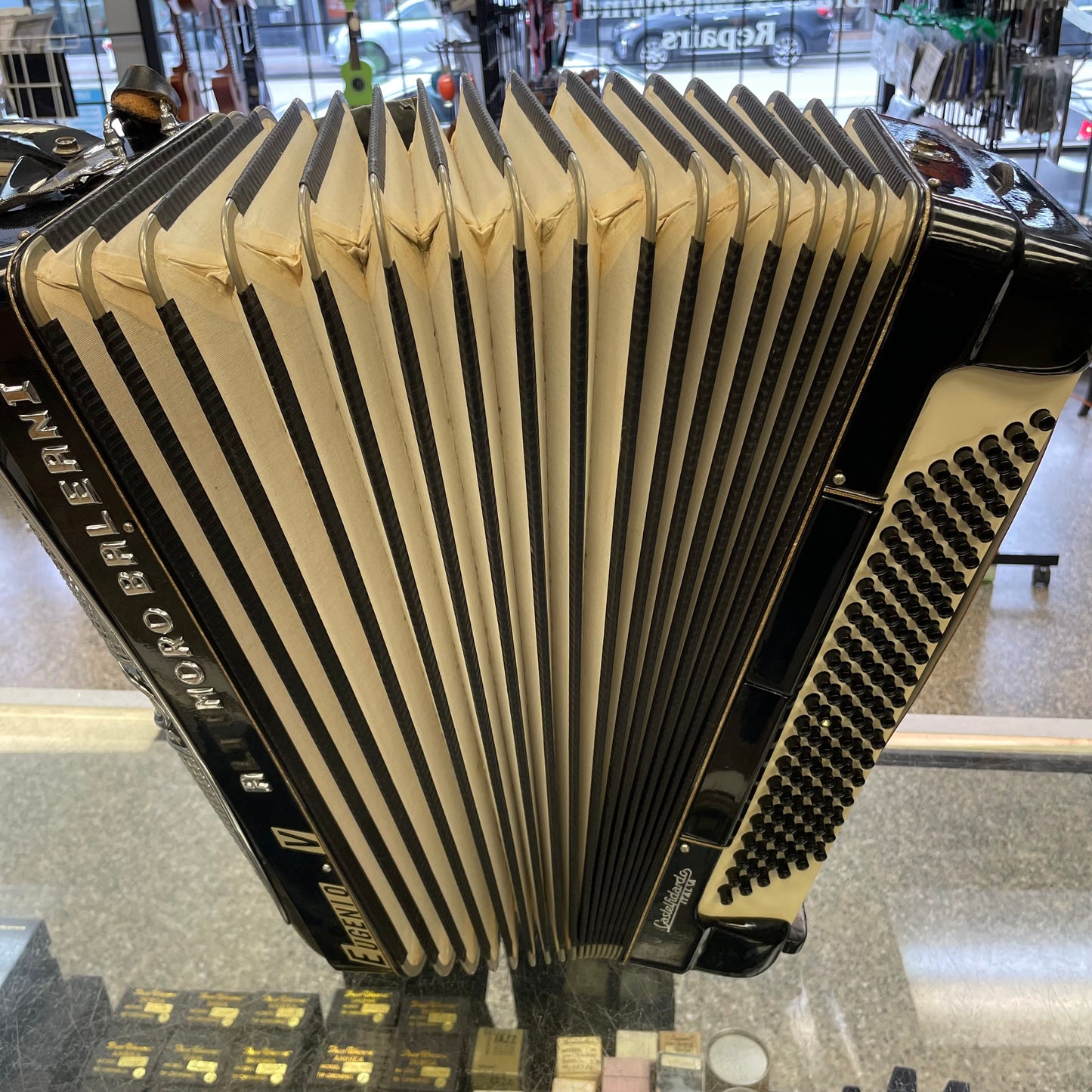 Pre-Owned Altimoro Baleani Castelfidardo 120 Bass Accordion