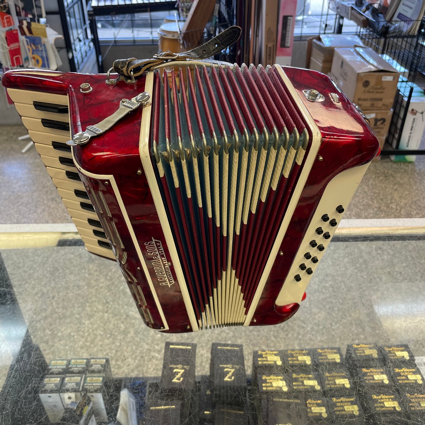 Pre-Owned Guerrini 12 Bass Accordion