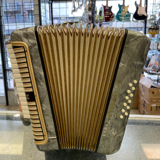 Pre-Owned Hohner K2030 Student IIN 12 Bass Accordion