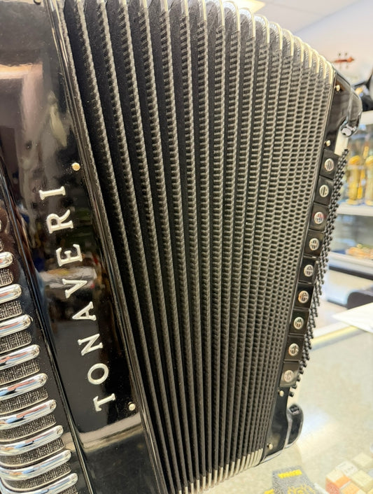 Pre-Owned Tonaveri Button Accordion