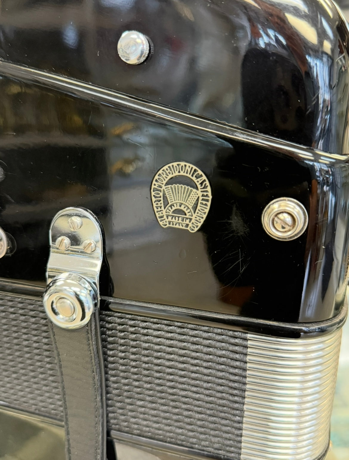 Pre-Owned Tonaveri Button Accordion
