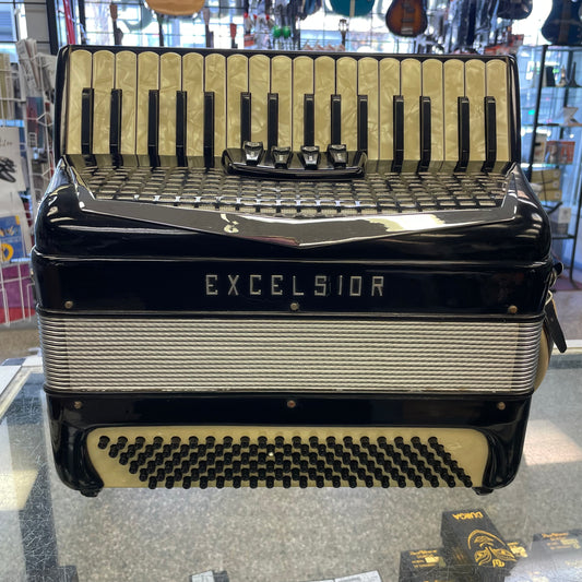 Pre-Owned Excelsior Junior Size Accordion