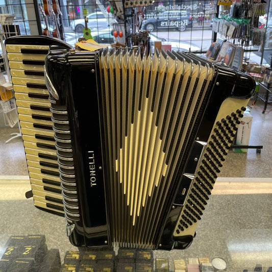 Pre-Owned Tonelli 120 Bass Accordion