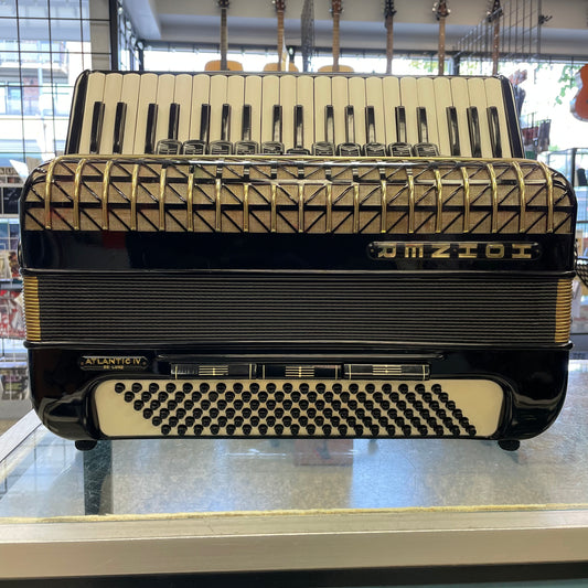 Pre-Owned Hohner Atlantic IV Deluxe Accordion