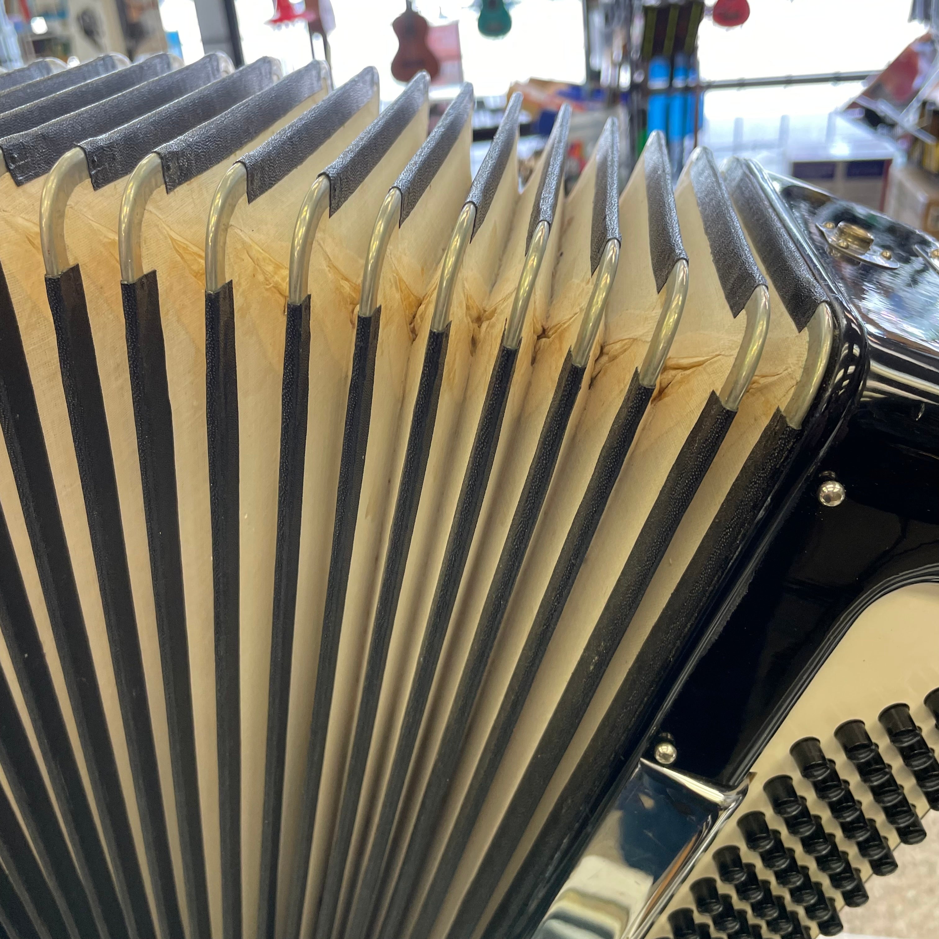 Pre-Owned Zero Sette Accordion – Massullo Music