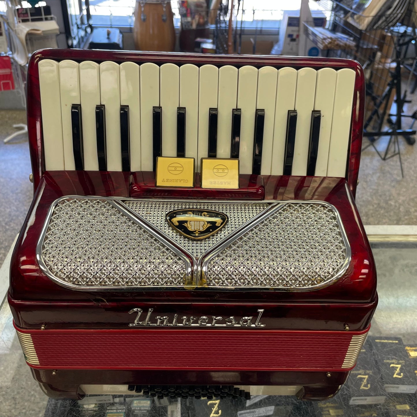 Pre-Owned 'Universal' 40 Bass Accordion