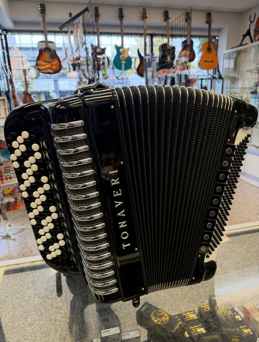 Pre-Owned Tonaveri Button Accordion